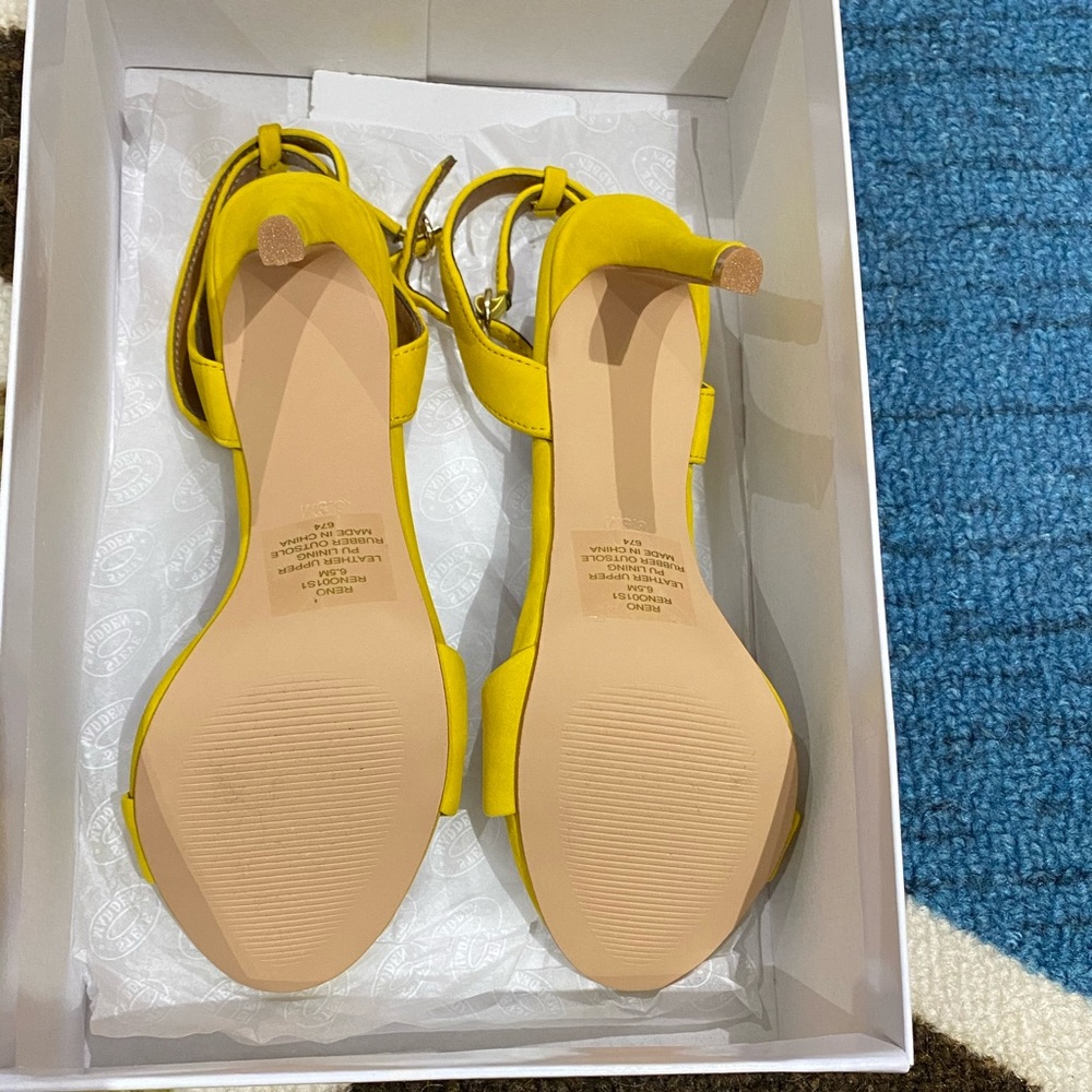 Yellow heels - Picture 6 of 6
